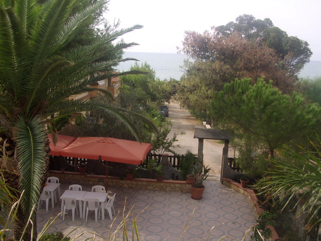 Pensión Valoroso Village